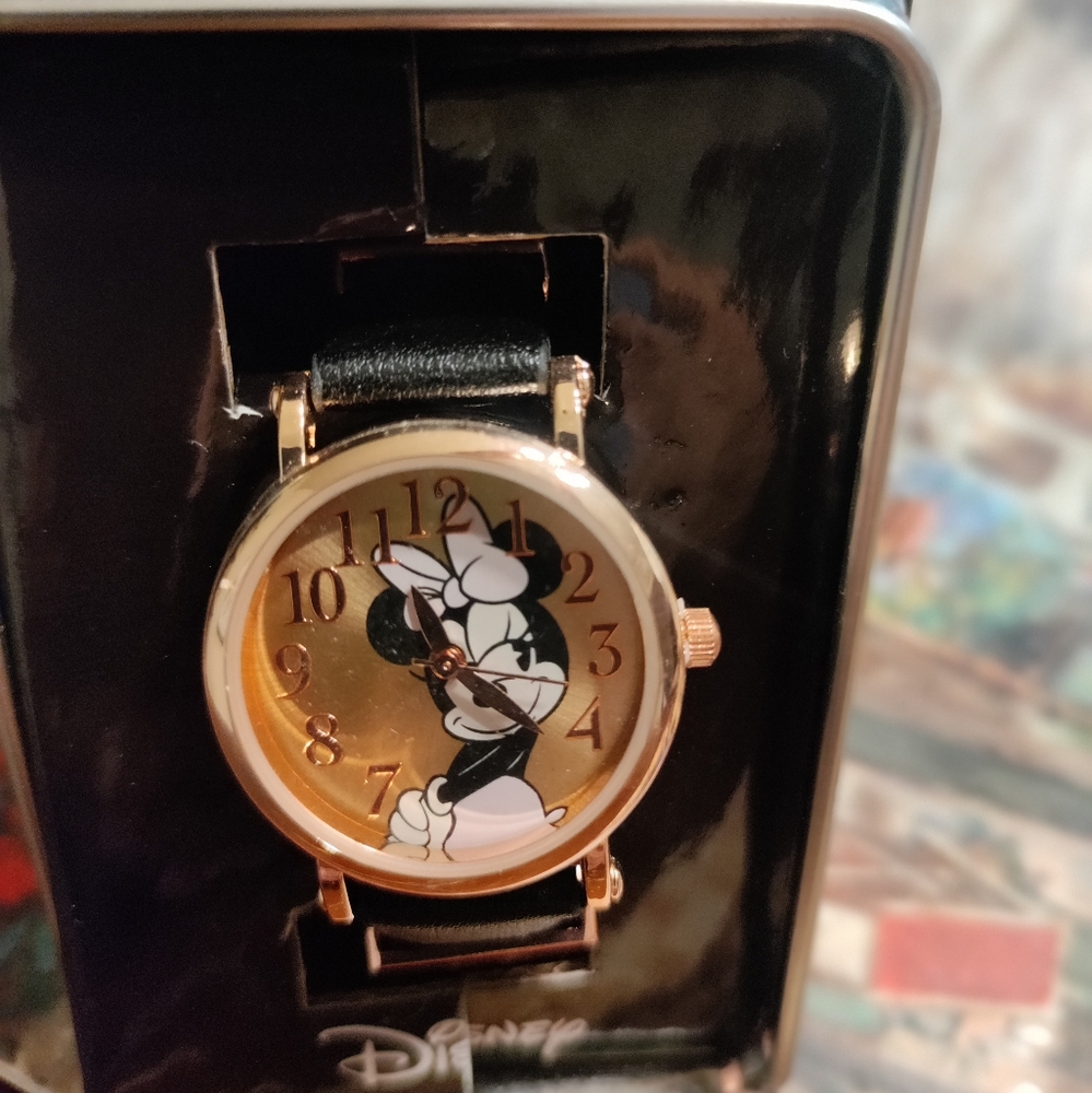 Minnie Mouse Watch - Picture 2 of 6